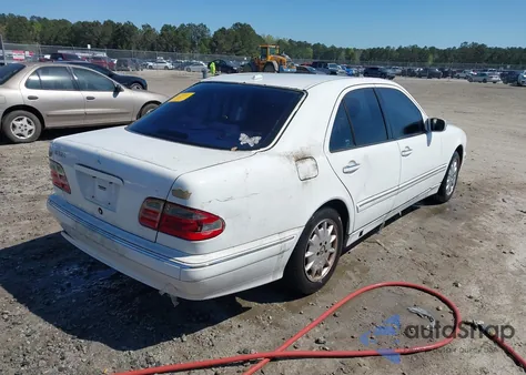 2001 Mercedes-Benz E 320 from USA, damaged, VIN WDBJF65JX1B359352